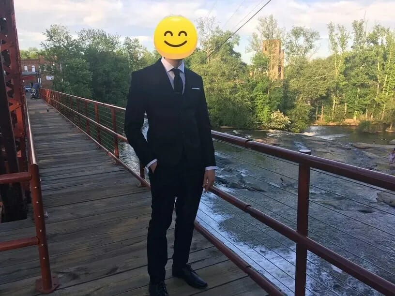Customer photo review of Traje Regular Fit Azul Cielo – 2 Piezas en Lino