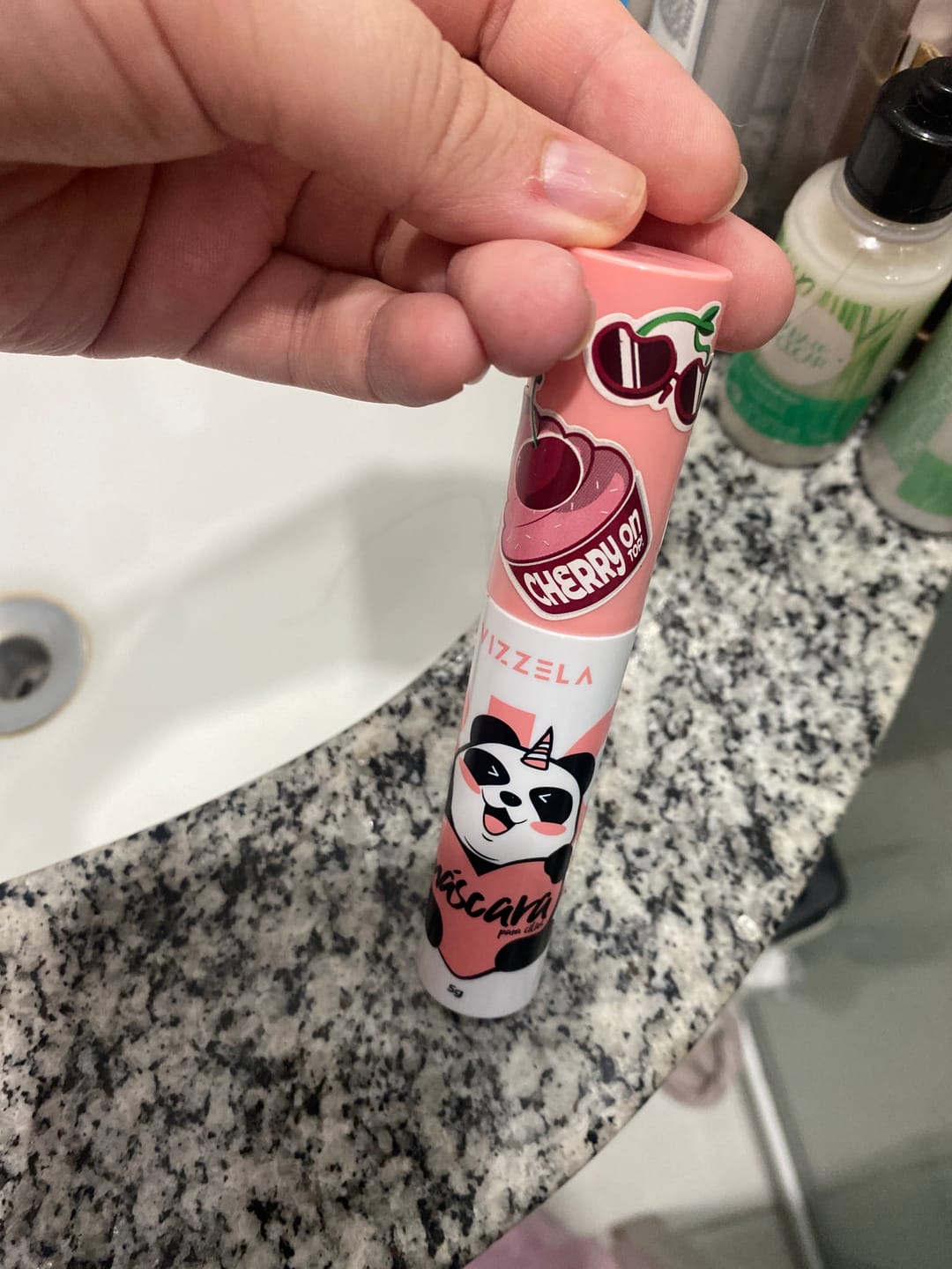Customer photo review of Máscara Para Cílios Big No Panda Vizzela - Preta