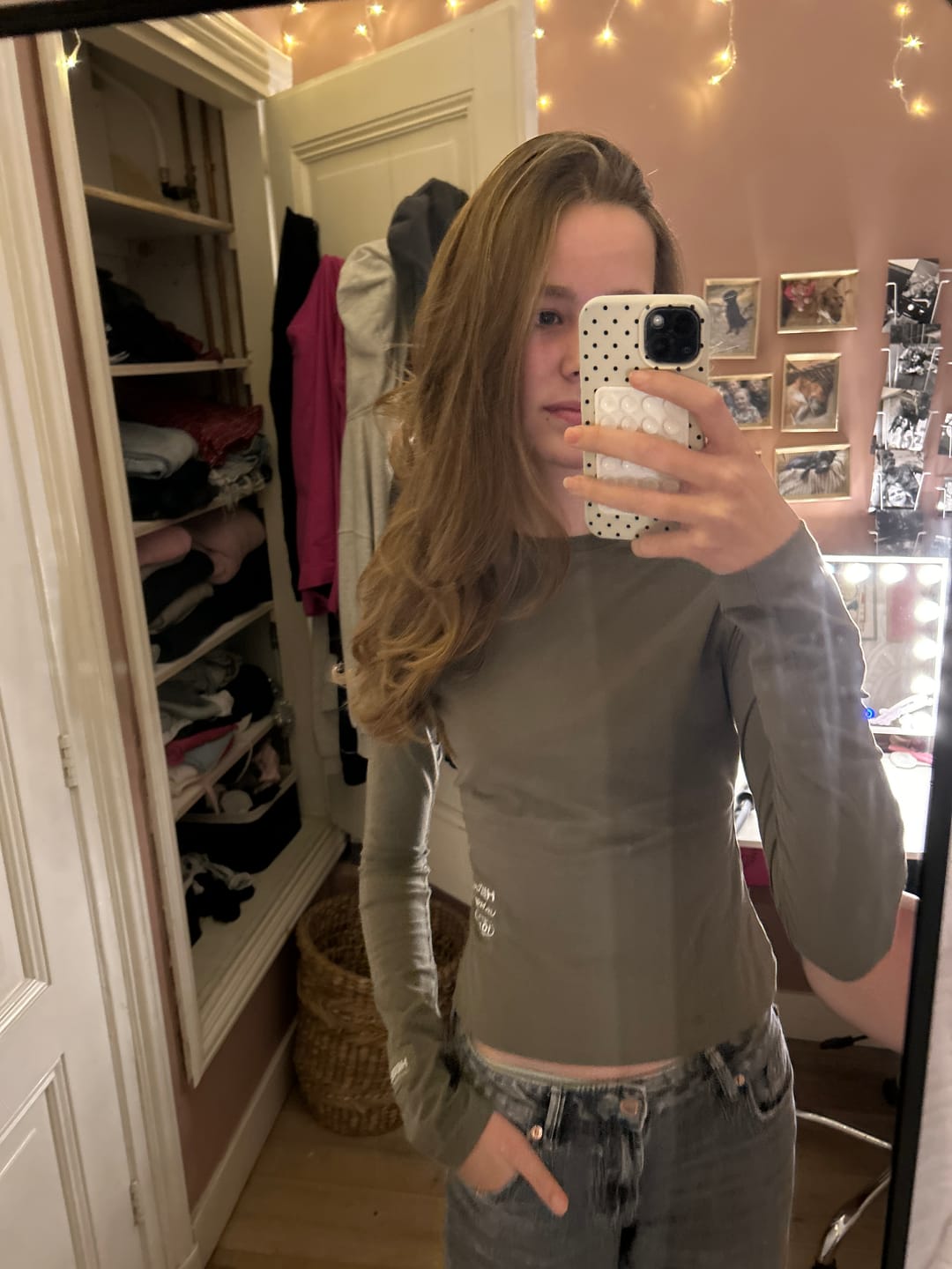 Customer photo review of LABEL LONGSLEEVE TOP SAGE