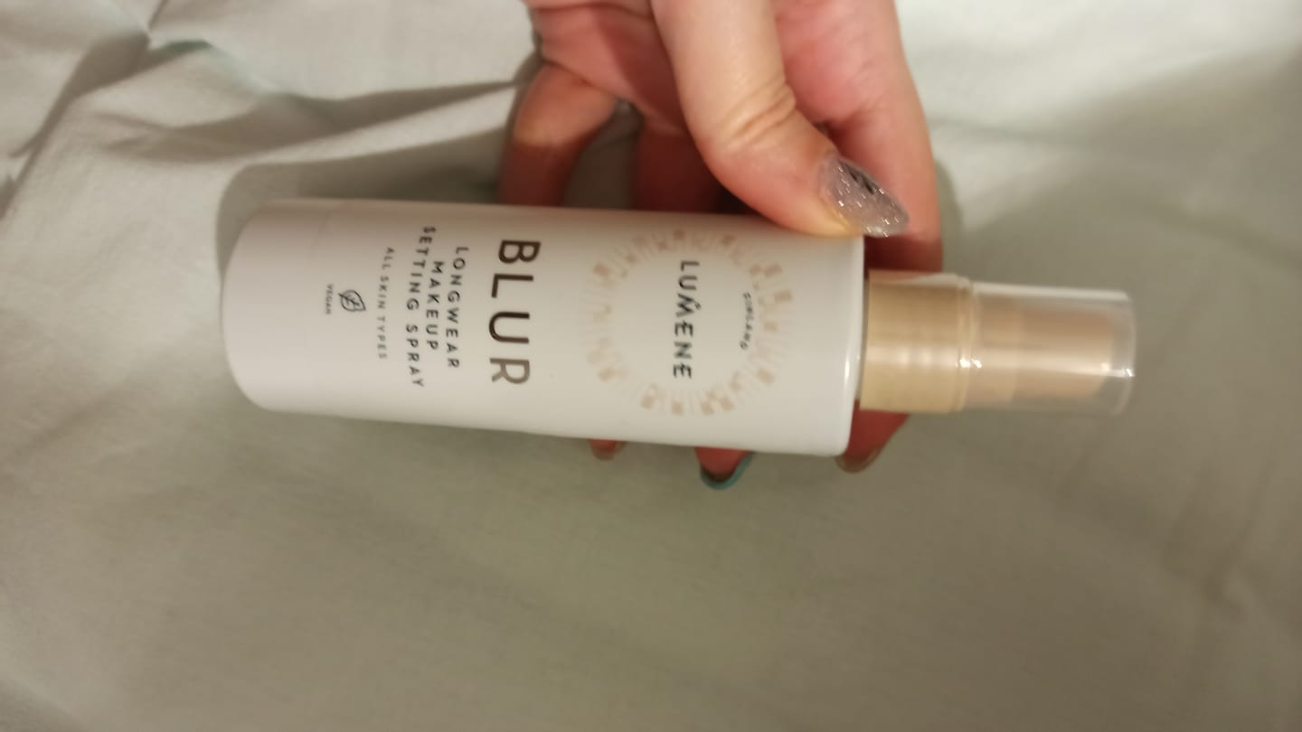 Customer photo review of Фиксиращ спрей за дълготраен грим Lumene Blur Longwear Makeup Setting Seting Spray