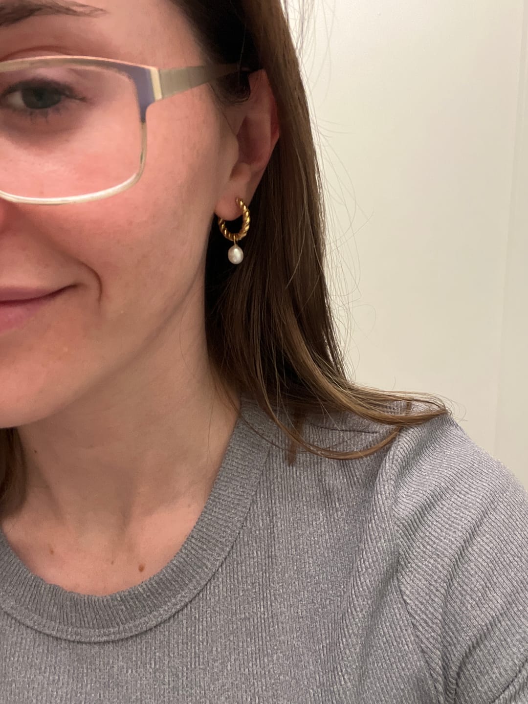 Customer photo review of Layla Pearl Twist Earrings
