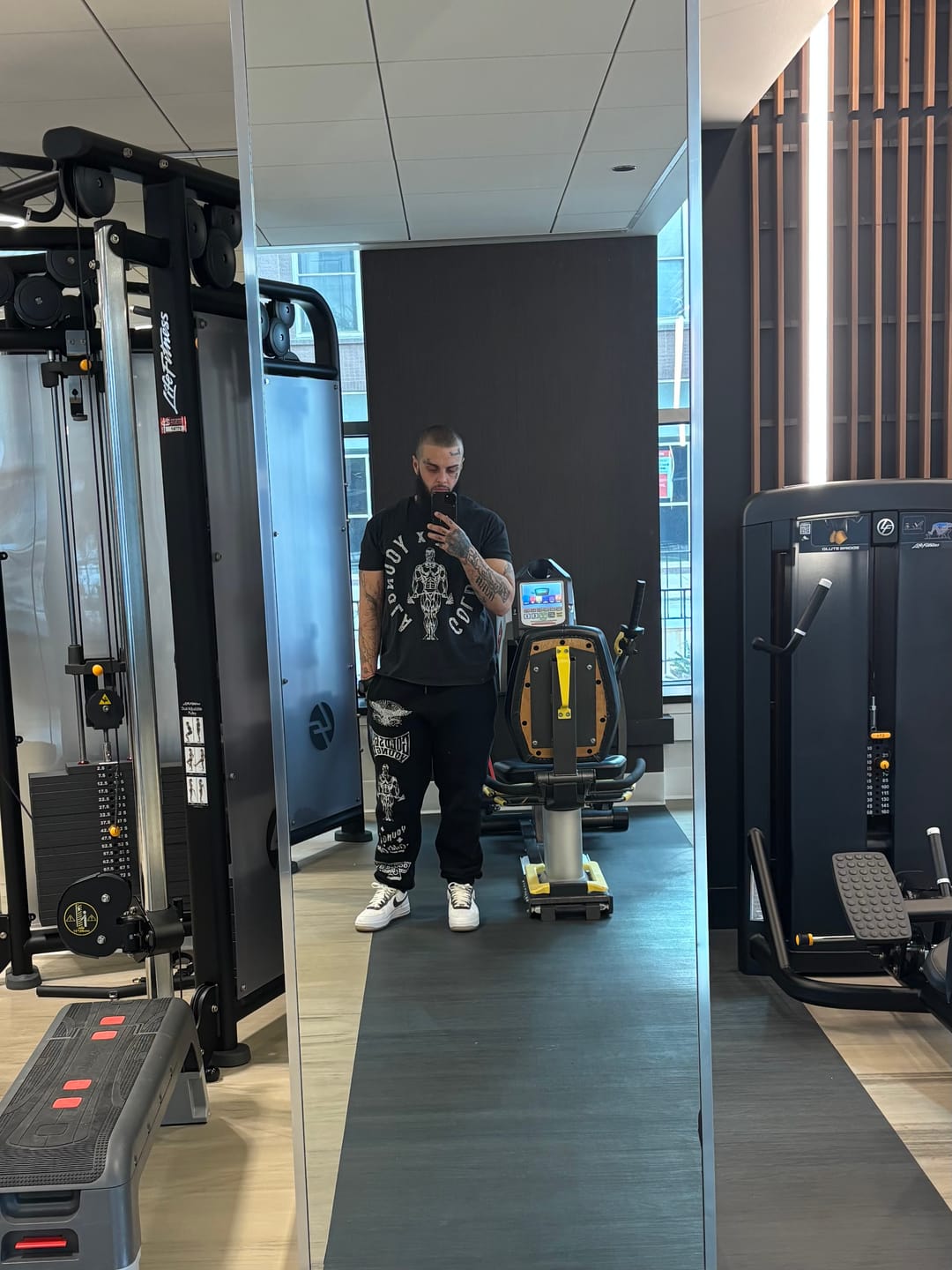 Customer photo review of 4206 - Gold's Gym Heather Tees