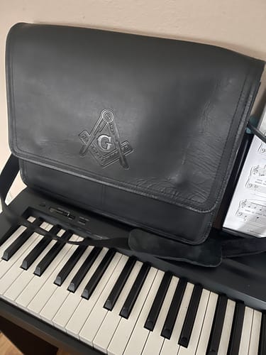 Customer photo review of Mason Messenger Bag