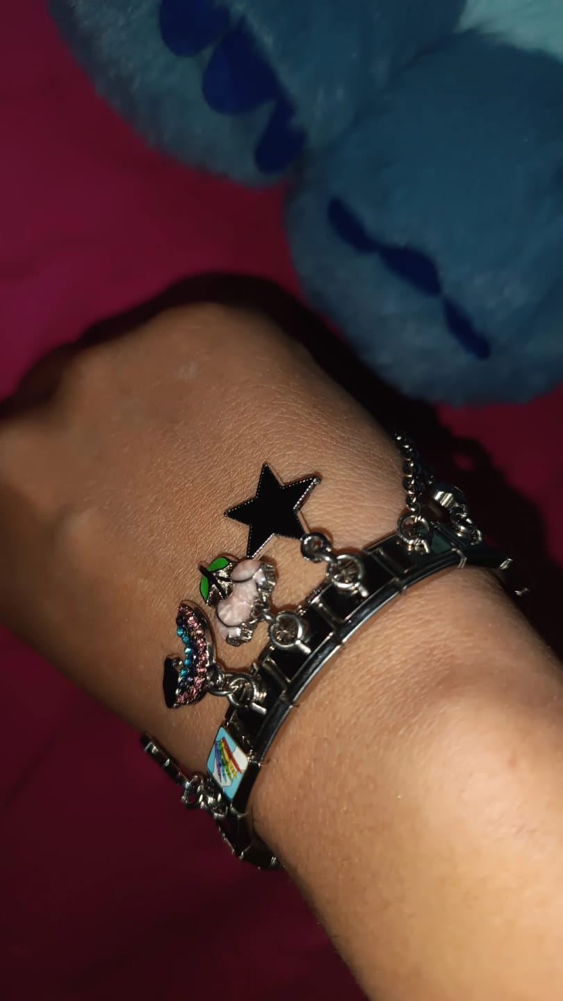Customer photo review of Charm Colgante
