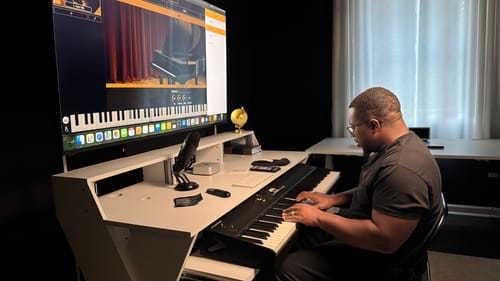 Customer photo review of Glorious Sound Desk Pro for Professional Studio Workstation - White
