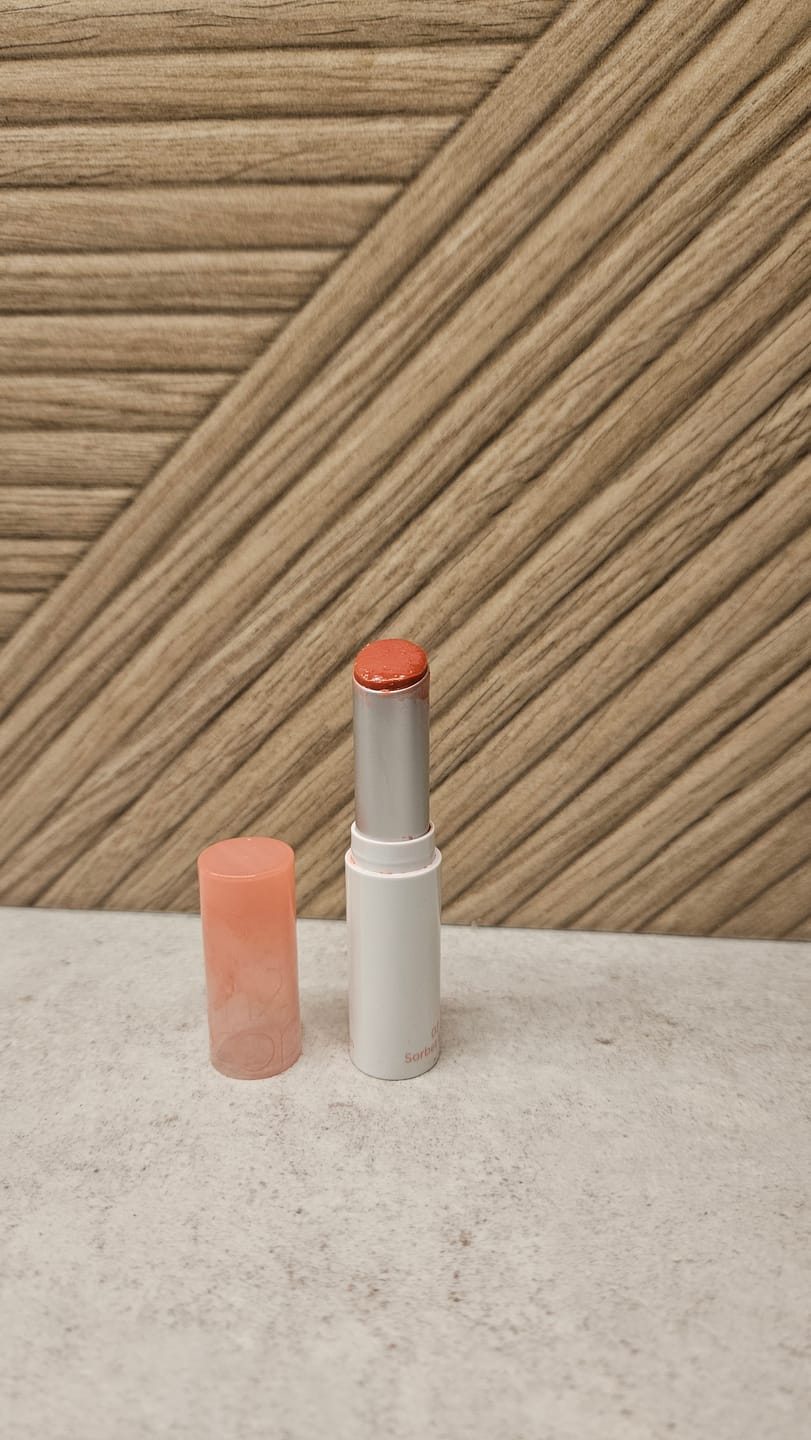 Customer photo review of Viegli kūstošs tonējošs balzams lūpām Rom&nd Glasting Melting Balm
