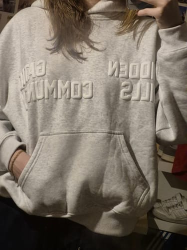 Customer photo review of GATED COMMUNITY HOODIE LIGHT GREY