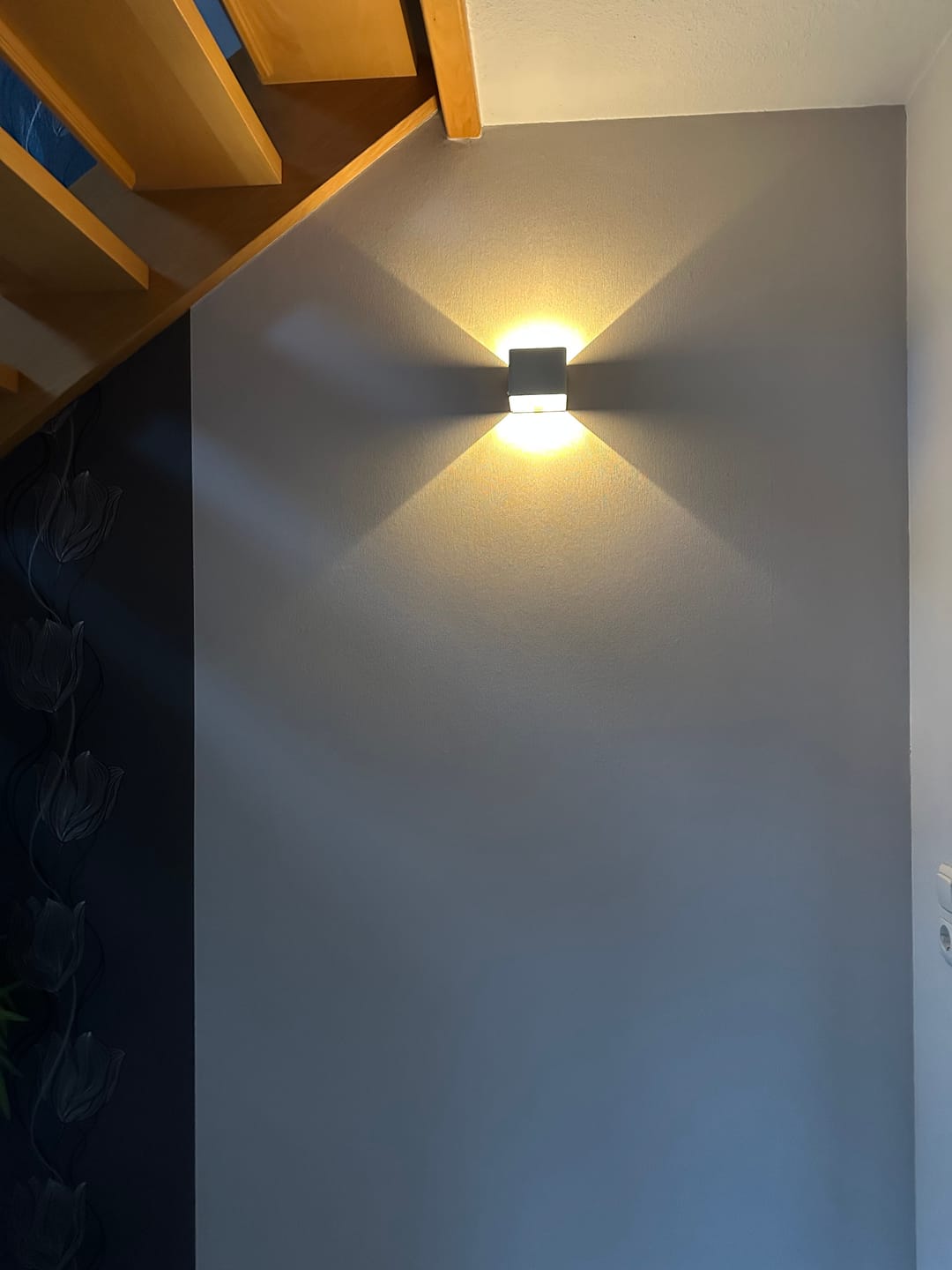 Customer photo review of CUBE Wall lamp | Rechargeable
