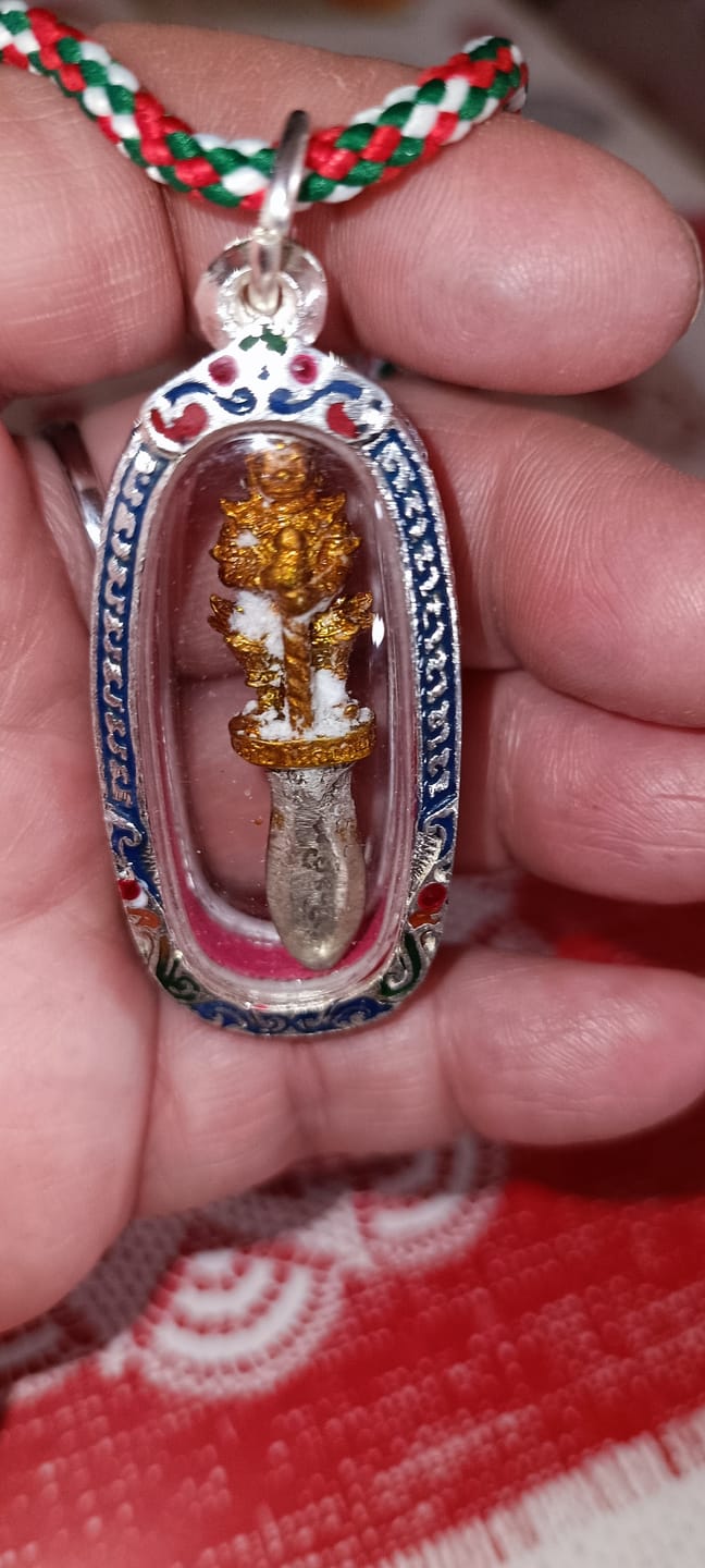 Customer photo review of Petite amulette dague rituelle Phra Karn Tao Wessuwan – Très Vénérable Luang Phor Dooh # 751