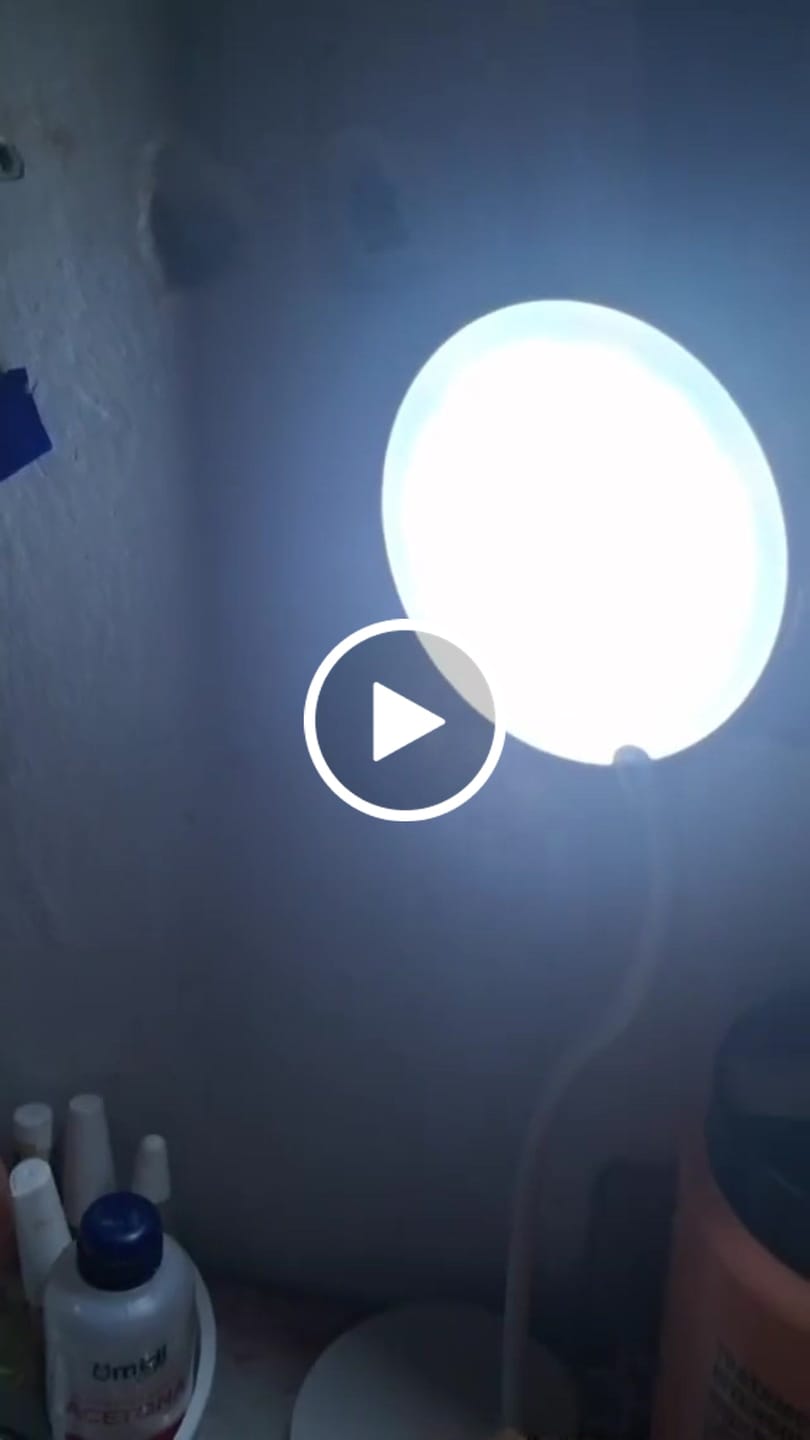Customer video review of Luminária de Mesa Decorativa LED Flexível Touch