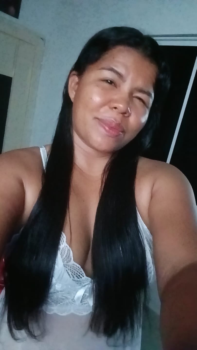 Customer photo review of 🔥 Caja Rosa de Reconstrucción Capilar y Anti-Frizz