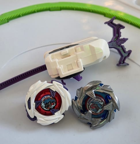 Customer photo review of [Pre-Order Lot 3 Jan 15] Takara Tomy Beyblade X UX-17 MeteorDragoon 3-70J