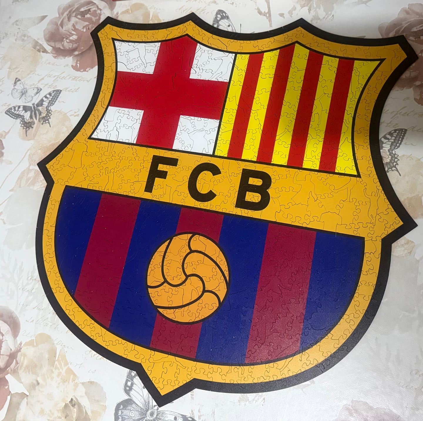Customer photo review of FC Barcelona® Logo - Puzzle de Madera