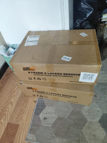 Customer photo review of MayBee Hives Cedar Wood 10 Frame 3 Layer Wax Coated Langstroth Beehive Includes 2 Deep Hive Bee Boxes and 1 Honey Super box with Pine Wooden Frames and Beeswax Plastic Foundation (NO LOGO)