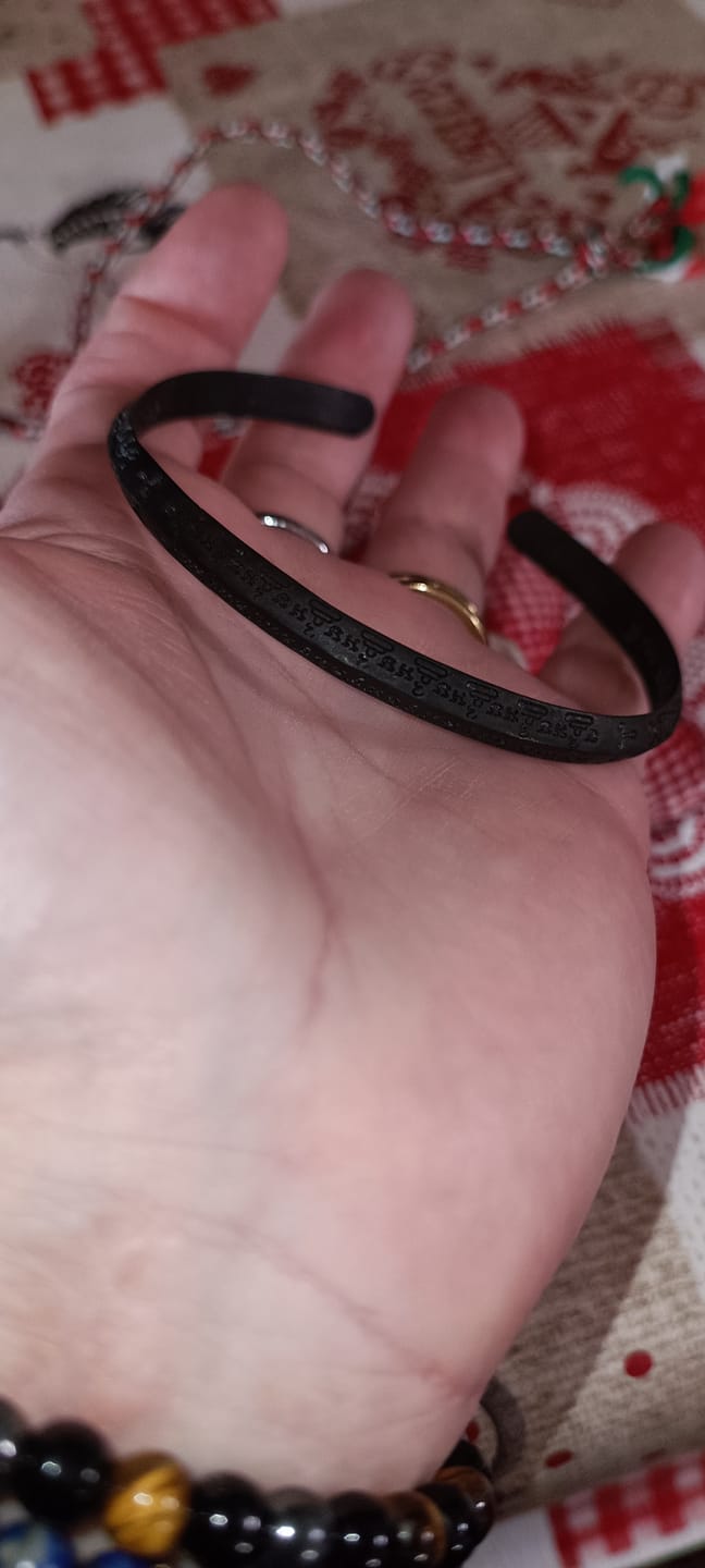 Customer photo review of Bracelet Impérial Kamlai Jakkraphat – Mahachok Mahalap du Très Vénérable Luang Phor Moon. # 668