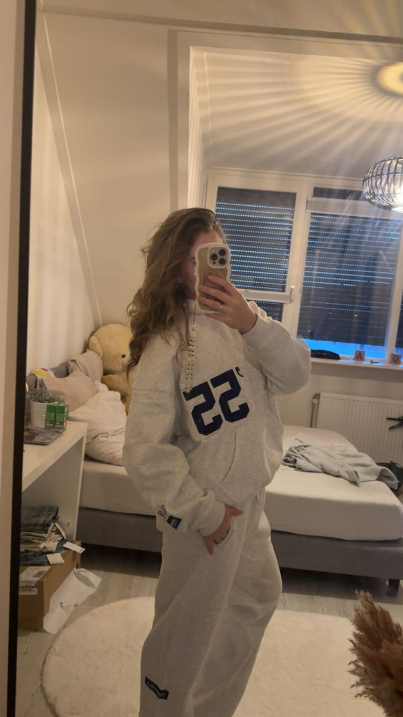 Customer photo review of '55 EMBROIDERY STRAIGHT LEG SWEATPANTS LIGHT GREY