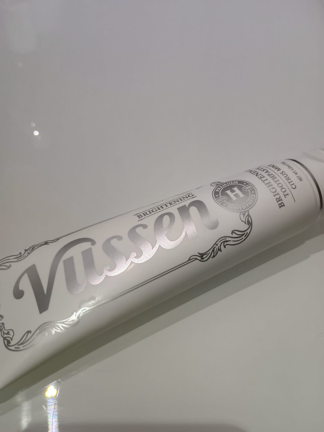 Customer photo review of Избелваща паста за зъби с грижа за емайла с хидроксиапатит 5% Vussen H Toothpaste