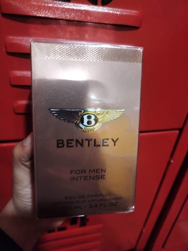Reseña con foto de un cliente sobre Perfume para Hombre Bentley for Men Intense 100ml EDP