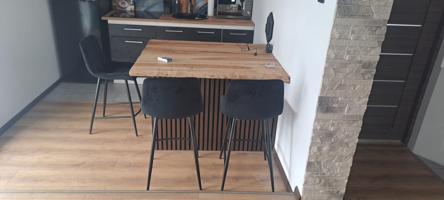Customer photo review of Scaun bar MILA H-2, negru, stofa catifelata/metal, 43x38x87 cm