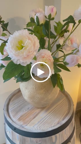 Customer video review of Pivoines - Rose Pâle (6 tiges / 18 têtes de fleurs)
