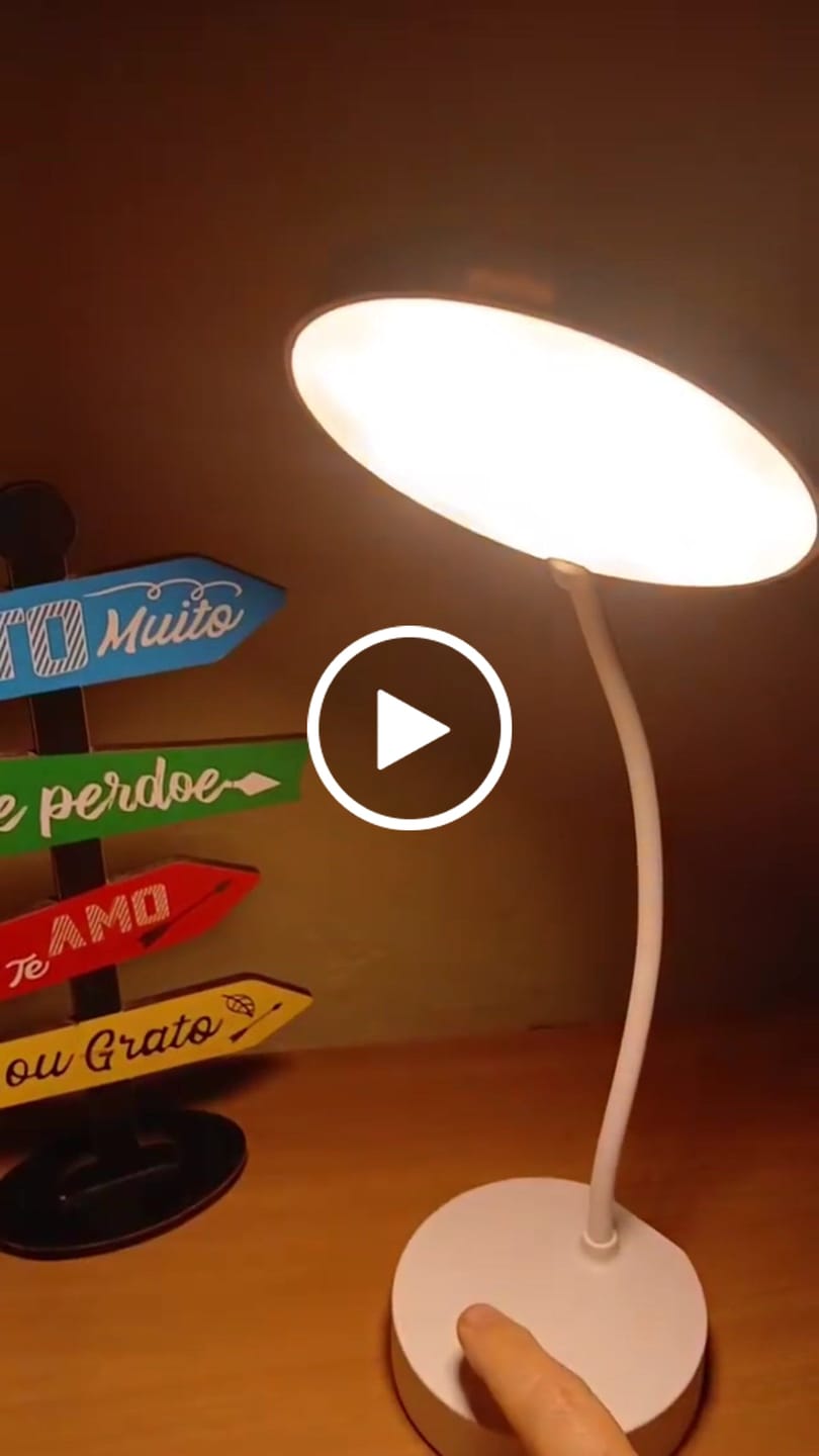 Customer video review of Luminária de Mesa Decorativa LED Flexível Touch