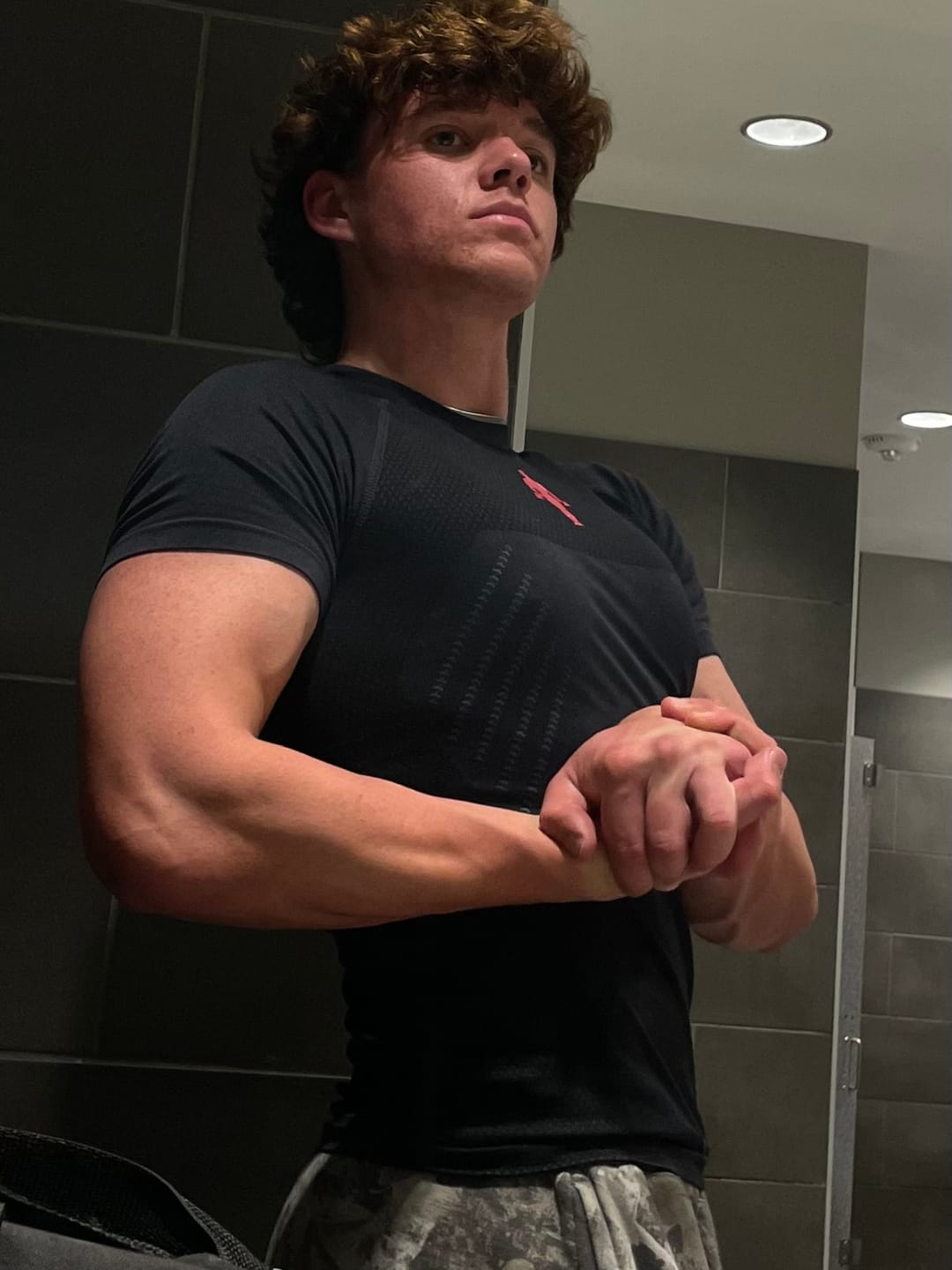 Customer photo review of 4286 - Gold's Iron Legacy Compression Tees
