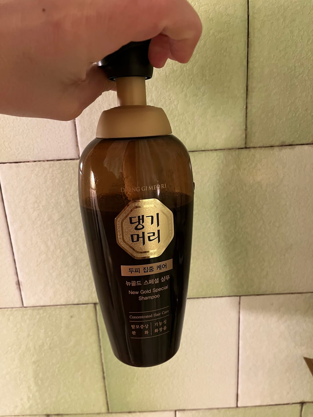 Customer photo review of Укрепващ шампоан против косопад и склонна към омазняване коса Черно злато Doori New Gold Special