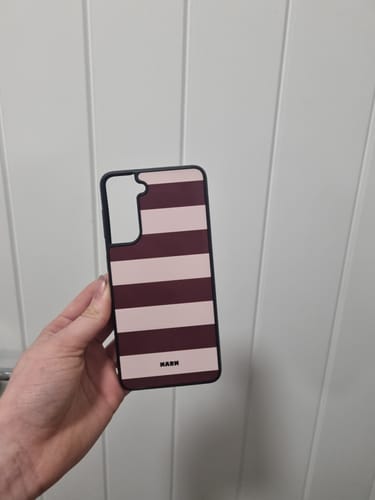 Customer photo review of Samsung Galaxy S21 Hard Case – Cranberry Stripe