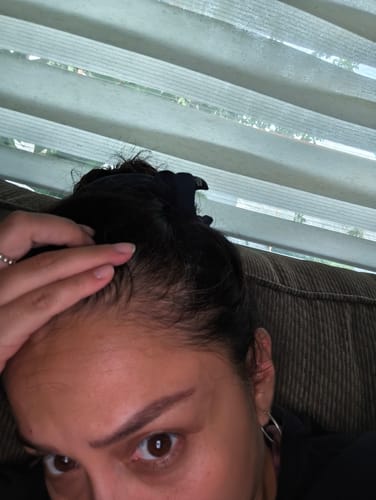 Reseña con foto de un cliente sobre Henna Jamila Hair -  Cobrizo Natural y Duradero  👩🏼‍🦰