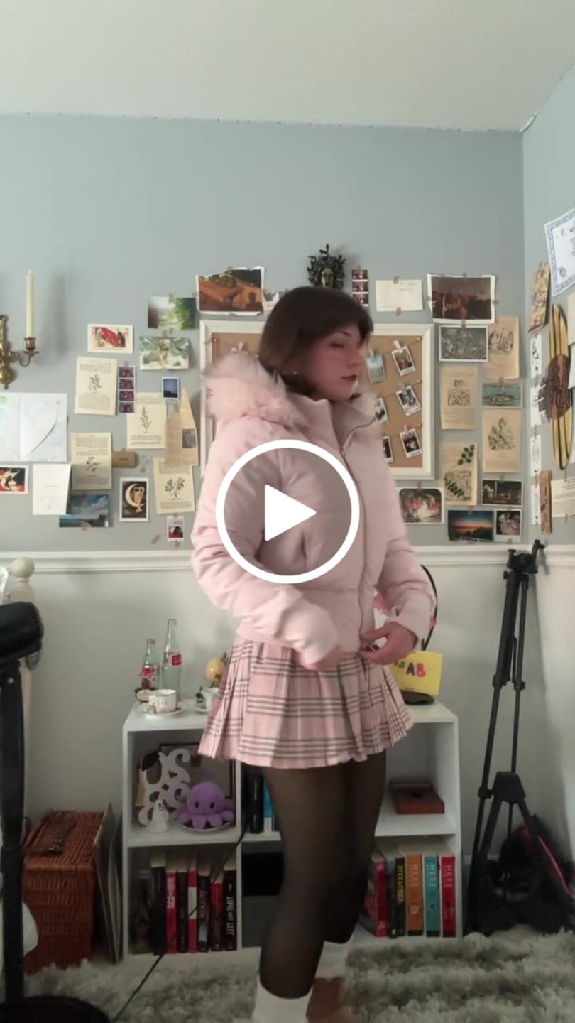Customer video review of Girly Plaid Pleated High Rise Skirt (Pink)