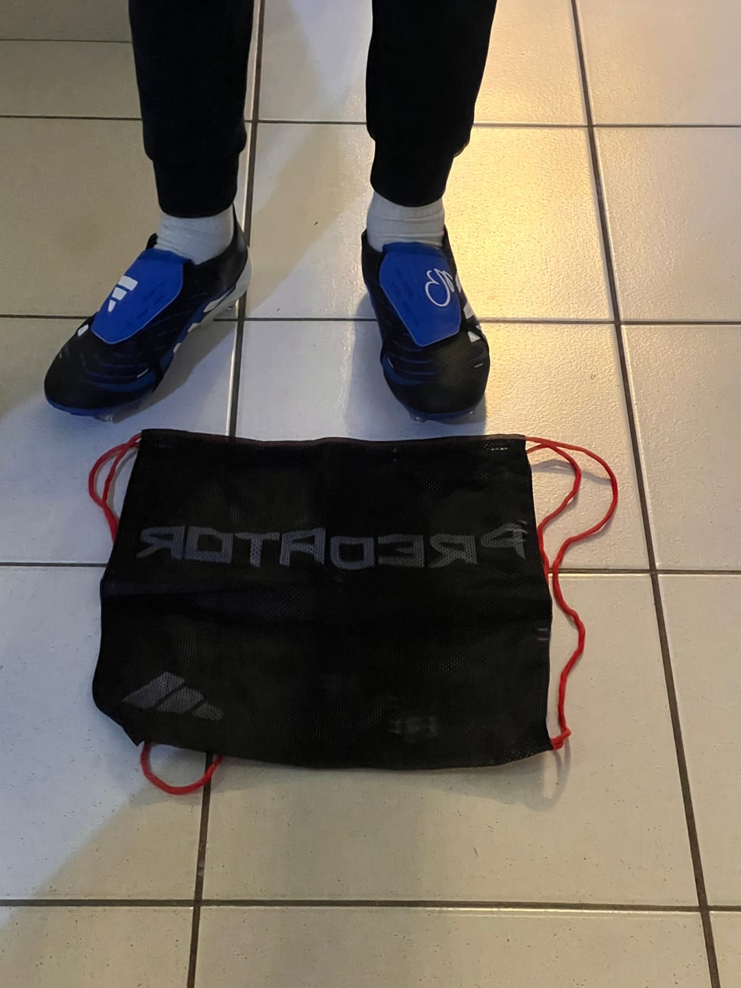 Customer photo review of PREDATOR ELITE FOLD-OVER TONGUE FG JUDE BELLINGHAM - NOIR/BLANC/BLEU