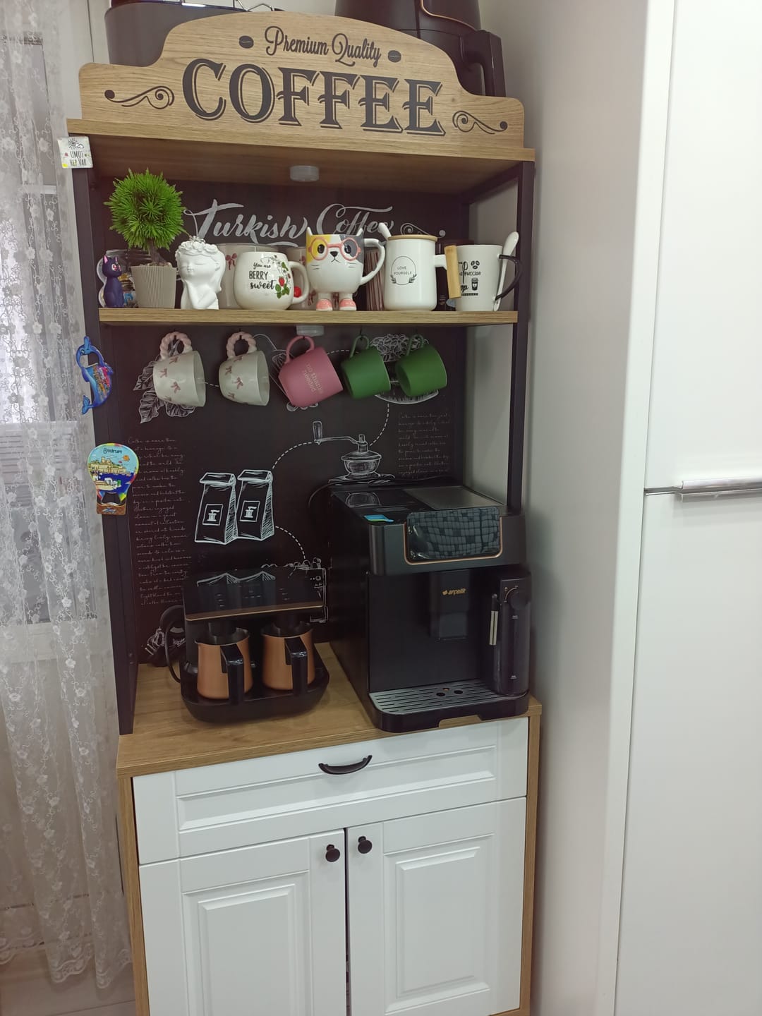 Customer photo review of Rani JE157 Işıklı Kahve Köşesi Membran Kapaklı Çekmeceli Çok Amaçlı Mutfak Dolabı Sepet Ceviz - Beyaz