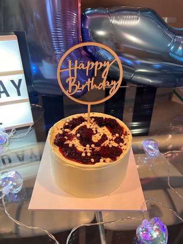 Customer photo review of vanilla & blackberry cake