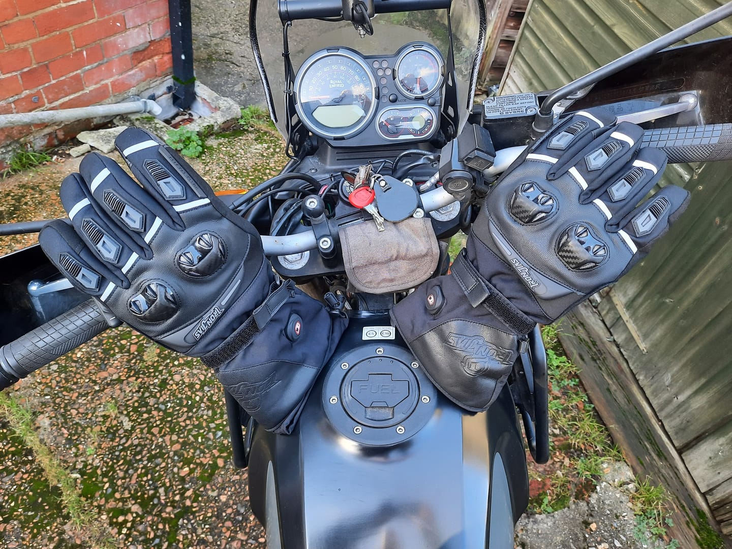 Customer photo review of RIDEIRON Winter Waterproof Rechargeable Heated Motorcycle Gloves | JIA13H