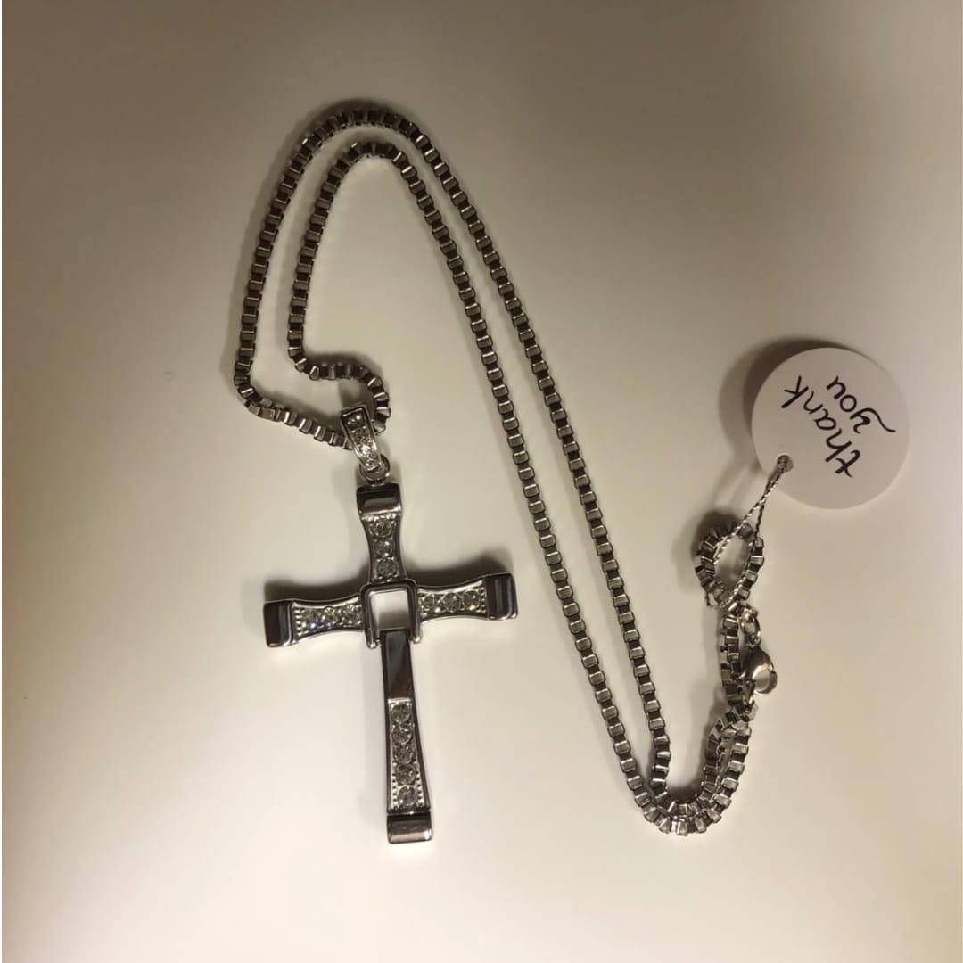 Customer photo review of Collar Toreto Cruz de Acero Inoxidable