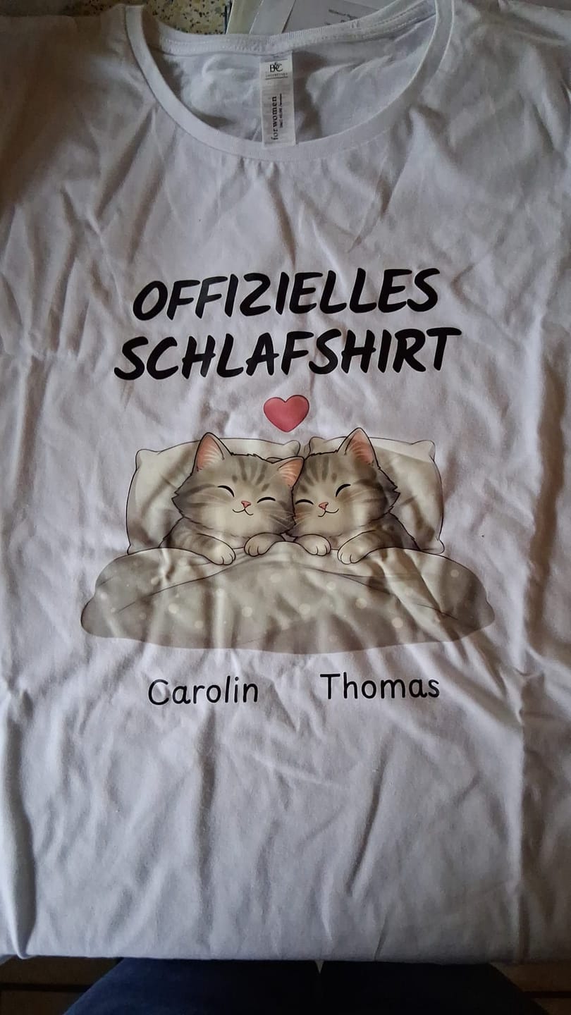 Customer photo review of Personalisiertes Schlafshirt für Paare – Euer persönliches Kuschelshirt mit Namen