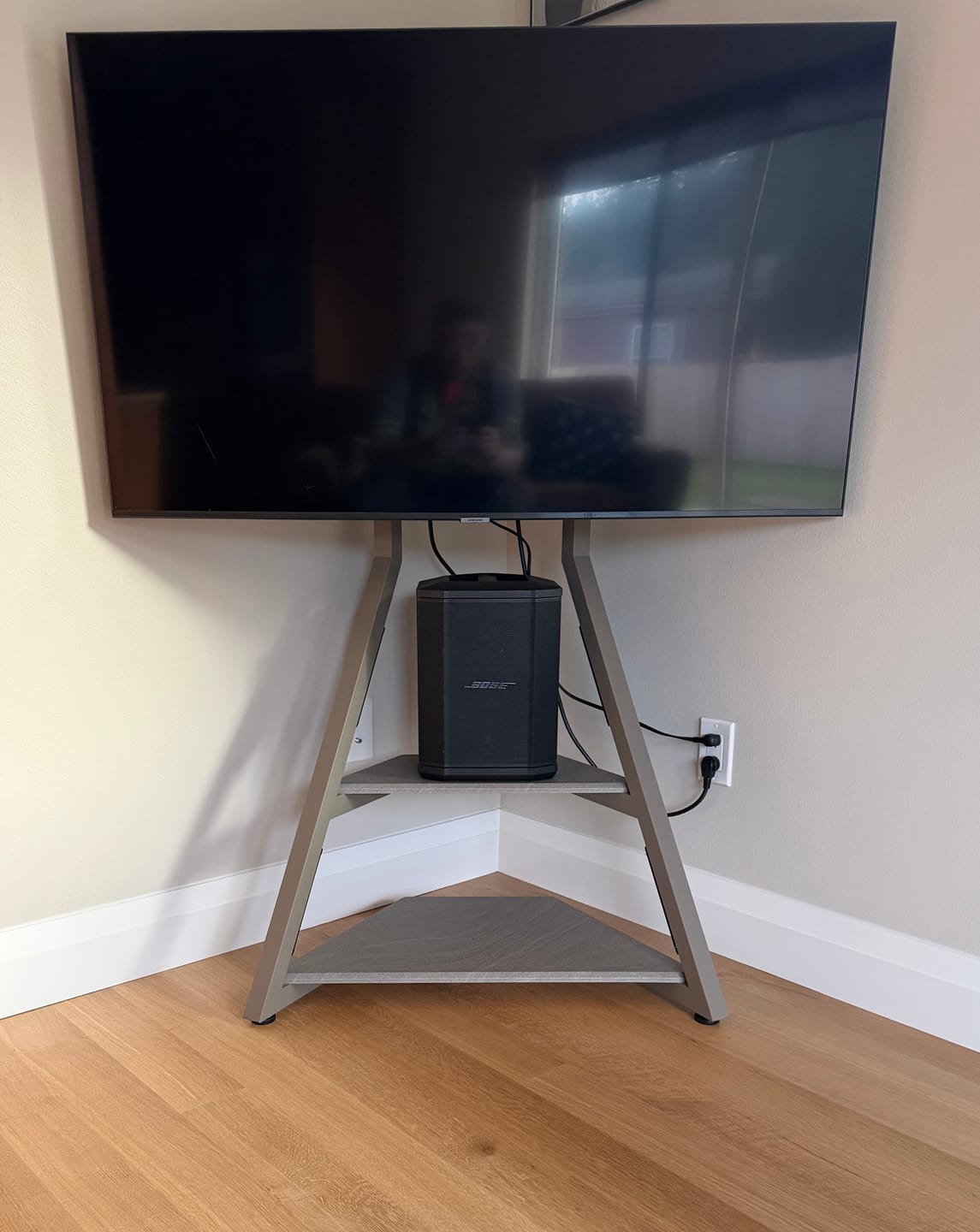 Customer photo review of Eiffel Series Collection TV Stand
