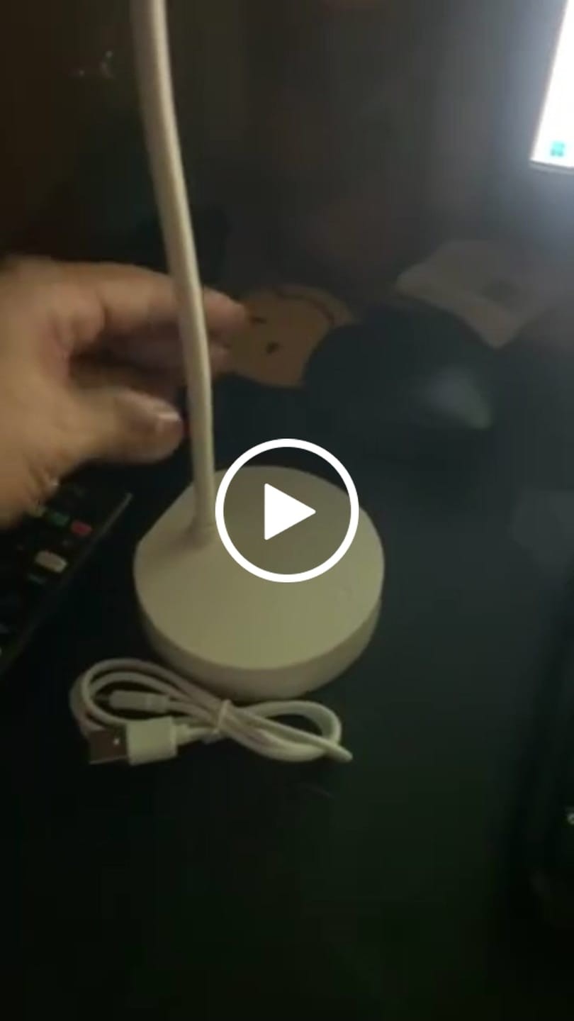 Customer video review of Luminária de Mesa Decorativa LED Flexível Touch