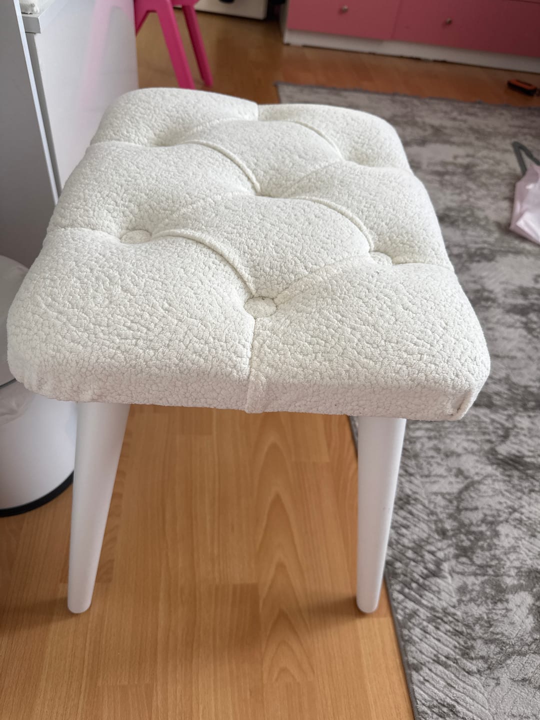 Customer photo review of Rani BM101 Puf Ahşap Ayaklı Tabure Beyaz