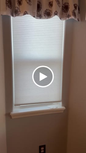 Customer video review of SmartWings Motorized Light Filtering Cellular Shades Nowa
