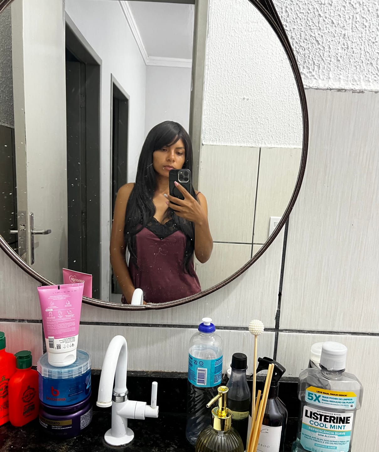Customer photo review of Peruca Lauane Castanho Escuro com Franja (Premium)