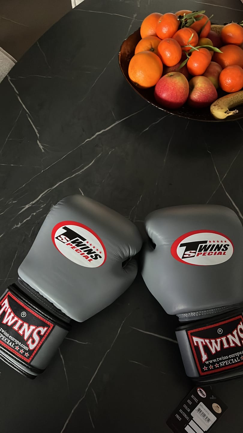 Customer photo review of Twins Bokshandschoenen BGVL3 - Grijs