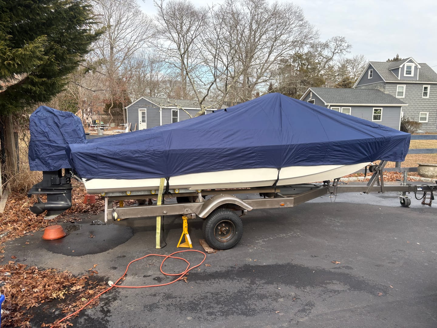 Customer photo review of Boston Whaler Classic 17' Custom-Fit Boat Cover (1963-1999)