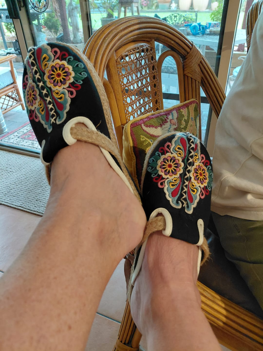 Customer photo review of Women Retro Embroidered Casual Floral Shoes