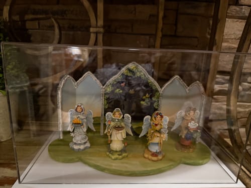 Customer photo review of Acrylic Versatile Display Case 15 X 8 X 9 - Clear (A013/V11)