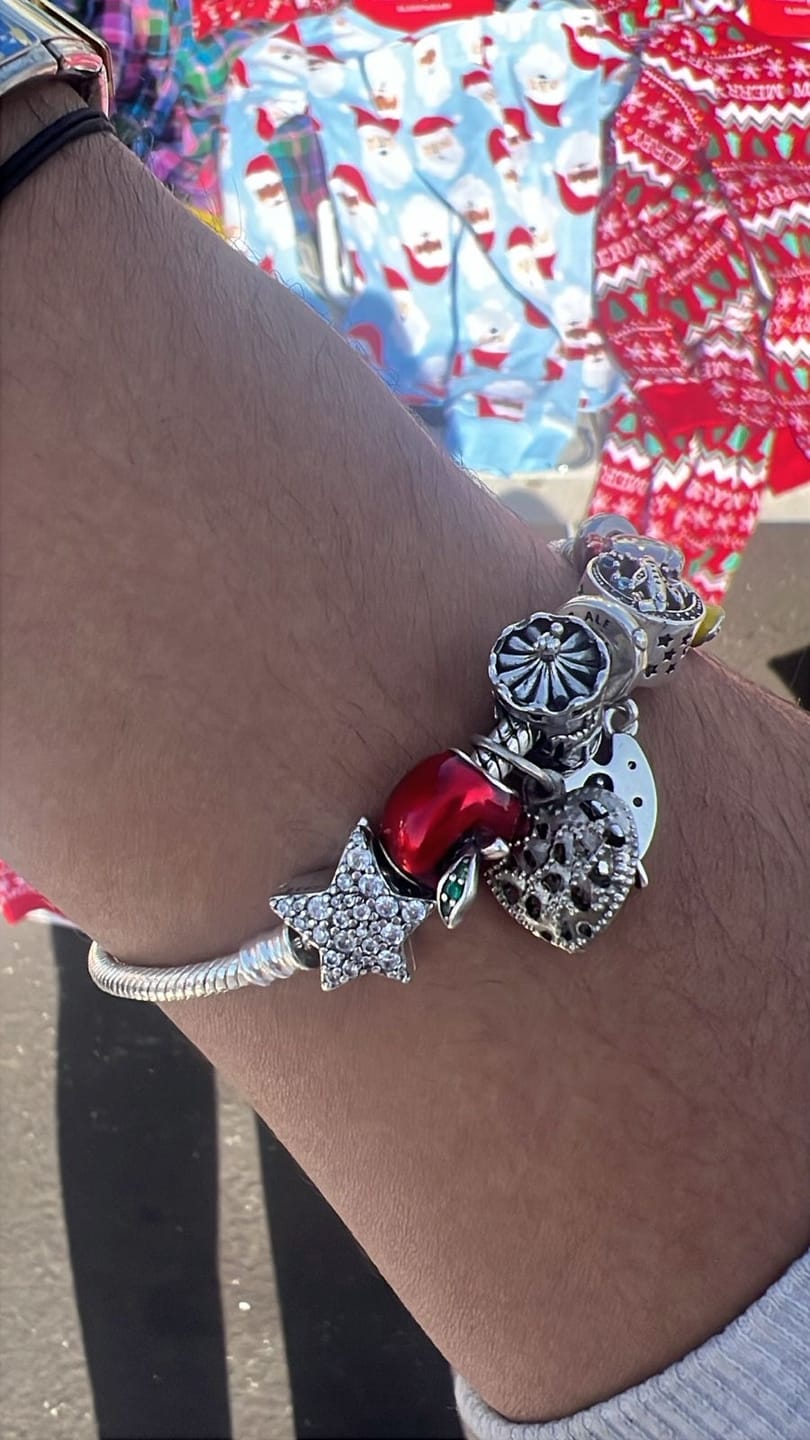 Customer photo review of Pulsera Estrella Diamantada