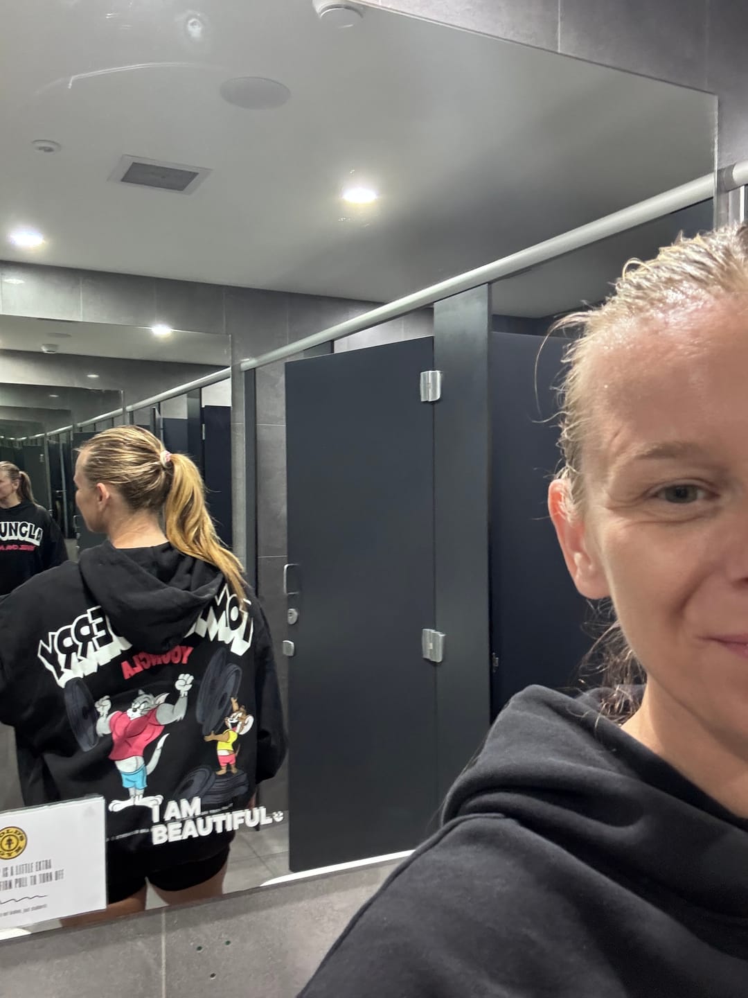 Customer photo review of 5047 - Tom & Jerry Pullover