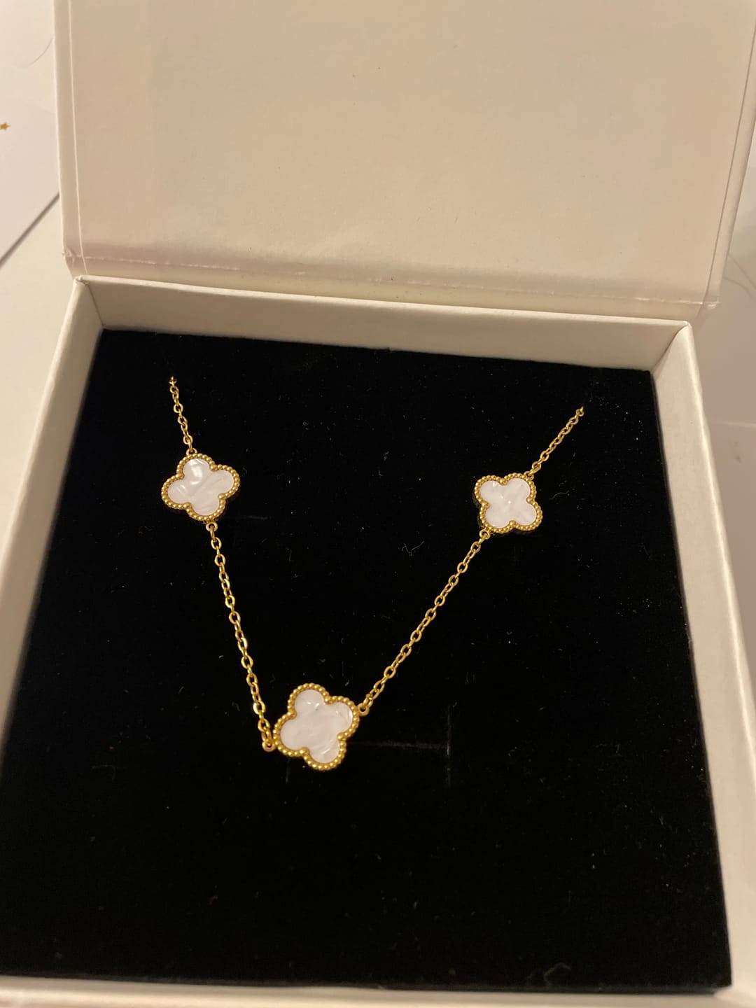 Customer photo review of Set Bratara + Colier Auriu Flower Alb
