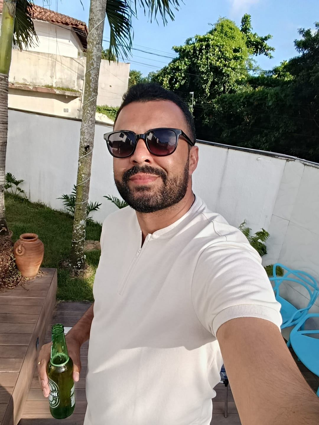 Customer photo review of Camiseta com Zíper Marrom