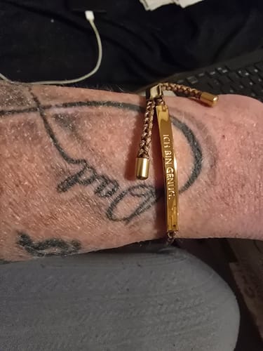 Customer photo review of Armband "Ich bin genug."
